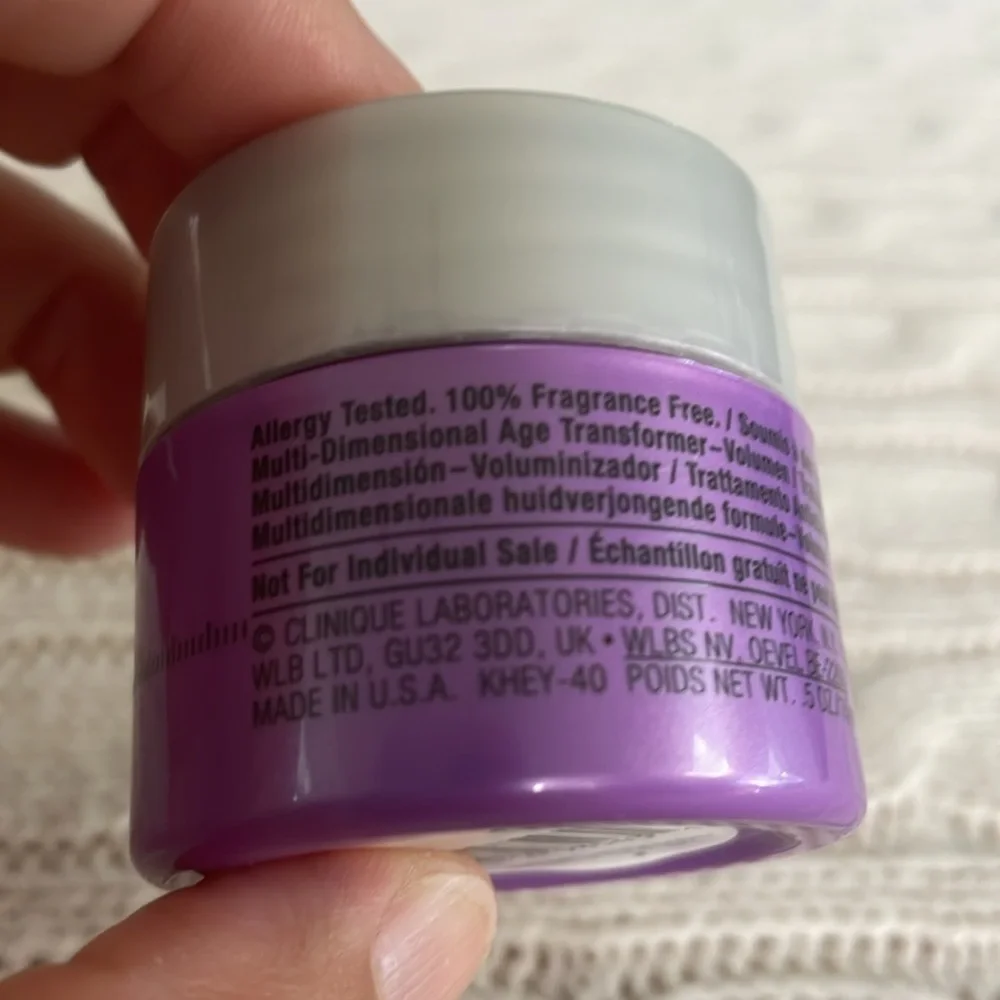New unused Clinique smart clinical. .5 oz. 15ml multidimensional age transformer